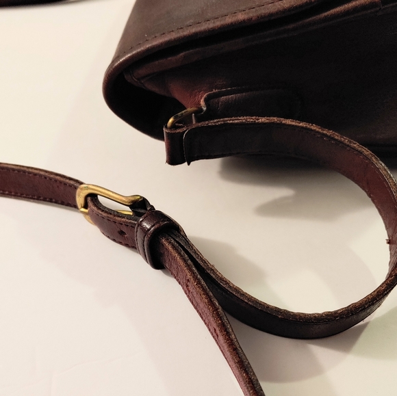Vintage Coach City Crossbody - Picture 9 of 13